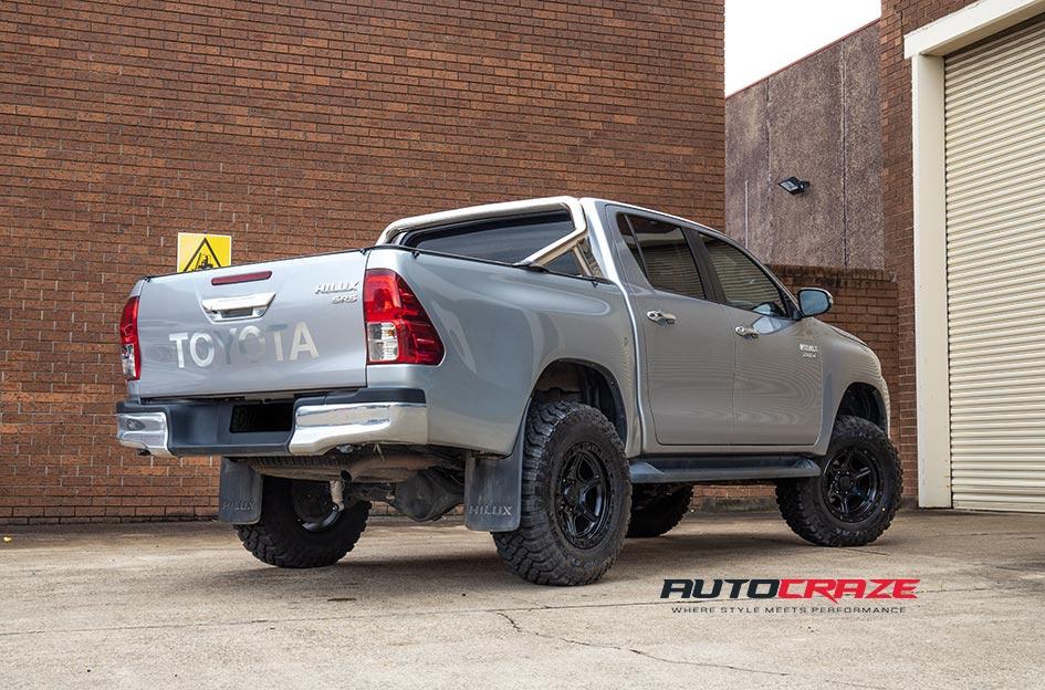 TOYOTA HILUX 4WD PORTAL SATIN BLACK